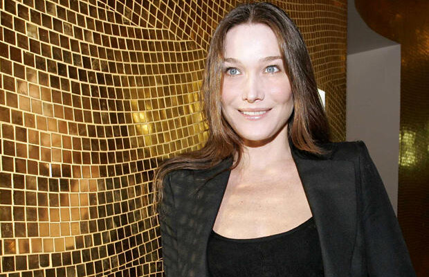 Carla Bruni "scapa" de sarcina pe 3 octombrie: "Vreau din nou sa beau si sa ...