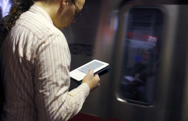 Amazon lanseaza Kindle Fire, o tabletă la jumătate din preţul unui Ipad