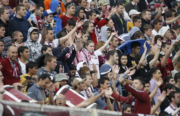 Peste 25.000 de bilete vîndute » AZI au fost epuizate şi tichetele de la "inelul" 2