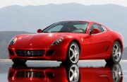 Ferrari 599 GTB Fiorano se întrece cu Ferrari F40