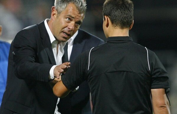 VIDEO Jorge Costa se ia de arbitraj: "Vom cîştiga titlul, indiferent vom juca împotriva a 11, 13 sau 14 oameni"