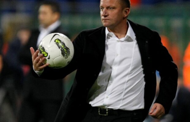 Dorinel: "Arbitrajul mă pune pe gînduri" » Frunză: "Doar cei slabi dau vina pe arbitraj"