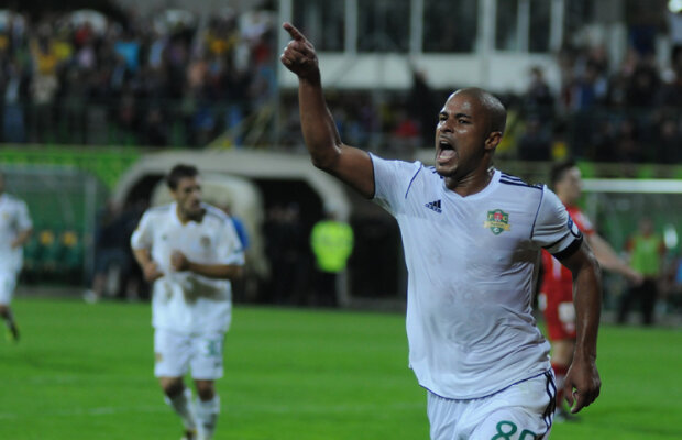 Vaslui a zdrobit Mioveniul cu 5-0 printr-o "triplă" a lui Wesley şi a trecut peste Steaua în clasament!