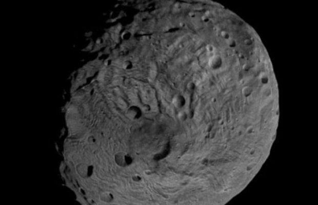 Asteroid-gigant studiat de o misiune NASA. Pe Vesta se află un munte pe lângă care Everestul pare un muşuroi de furnici (VIDEO)