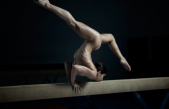O minunăţie de corp: O americancă, olimpică la bârnă, îşi arată nurii într-un pictorial sexy