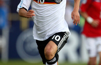 ”Neamţul” Ozil vrea să ajute Turcia să ajungă la barajul pentru Euro 2012