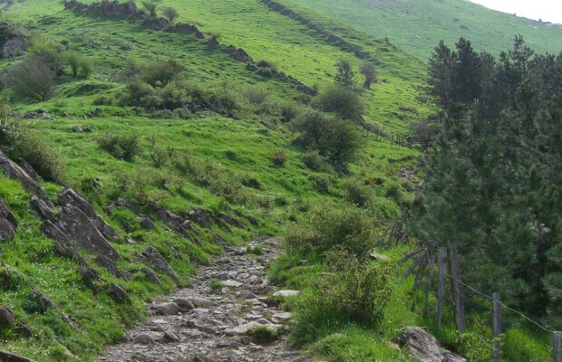Un alpinist român în vîrstă de 23 de ani a murit încercînd să escaledeze vîrful Txindoki