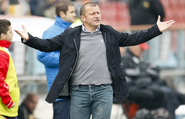 Dorinel Munteanu: "Cu fiecare meci ce trece, rămînem în zona retrogradării"