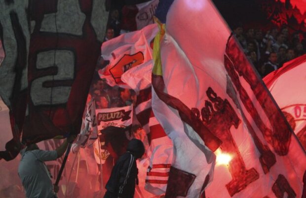 Suporterii se iau de Copos: "Nu mai socoti pe banii noştri!" :X