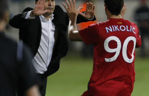 Ilie Stan ştie una şi bună. Bagă doar atacanţi în teren ;)