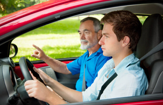 Economiseşte 245 de lei din preţul şcolii de şoferi!