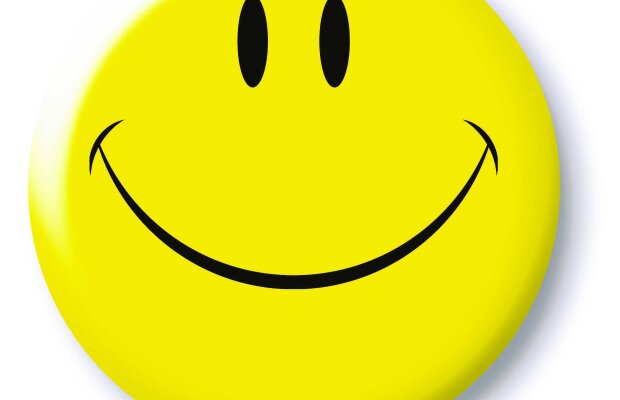 VIDEO » Un fotbalist a marcat de la 70 de metri! nu a vrut, dar l-a ajutat portarul advers :)