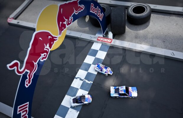 2 români merg la fabrica Red Bull Racing de la Milton Keynes!