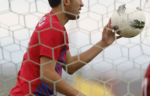 Florin Costea se comportă la şedinţele de pregătire exact cum o face la meciurile oficiale » Antrenorii nu se înţeleg cu el, colegii nu-l mai suportă!