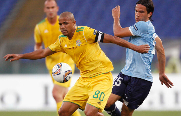 După suspendarea lui Wesley în Europa, Hizo schimbă tactica