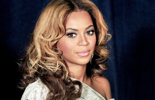Beyonce va naste o fetita!