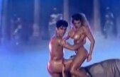 Dans erotic la TV: Sex oral, o pereche de sâni superbi şi dansatori nud, în Argentina