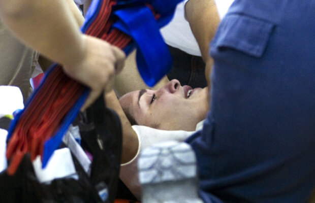 VIDEO/ Accident teribil la Jocurile Panamericane. O gimnastă a căzut cu gîtul pe paralele