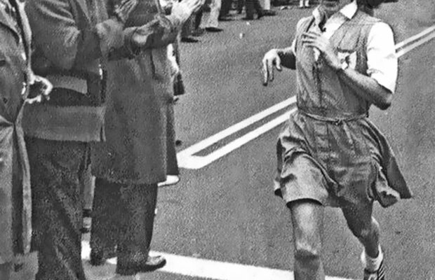 Acum 60 de ani, alergătoarea Julia Chase-Brand a concurat într-o perioadă când femeile aveau INTERZIS! Povestea incredibilă: „Se spunea că le poate cădea uterul”