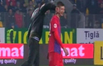 FOTO » AŞA A ÎNCEPUT! Pumnul l-a prins total nepregătit pe Galamaz