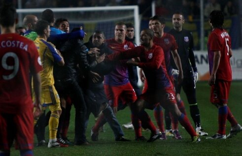 VIDEO » Robert Dumitru: "Am luat măsura cea mai potrivită, dar dacă dumneavoastră credeţi altceva este dreptul dumneavoastră"