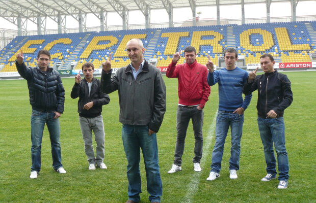 Jucătorii şi staff-ul Petrolului au filmat ieri pentru o campanie antiviolenţă: ”De ce să fie echipa stigmatizată?”