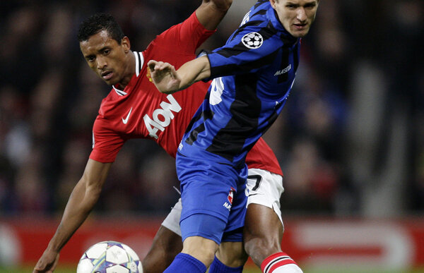 Sir Alex sărbătoreşte un sfert de veac de cînd e la conducerea lui Man United revoluţionînd fotbalul » 6 "balauri" în atac