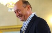 Băsescu: O să beau un pahar de vin cu parlamentarii. Buni sau răi cum sunt, cu ei trecem criza!