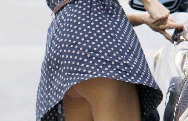 FOTO SOC! Eva Longoria, fara chiloti pe strada!