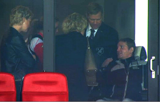 VIDEO Primele imagini cu Neşu » “Bichonul” a urmărit din tribună victoria echipei sale, Utrecht, 6-4 cu Ajax