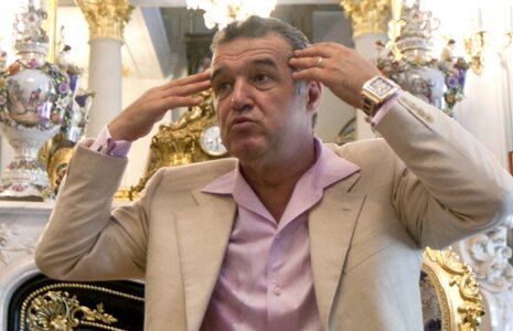Becali a auzit că Florin Costea ar fi jucat poker: "ÎL DISTRUG. E tra-la-la!"