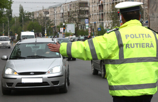 Jucătorii, antrenorii şi cei din staff s-au mai ales cu o problemă » Poliţia Rutieră vînează Steaua!