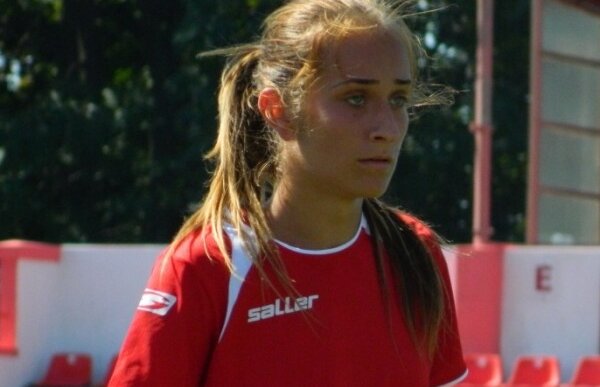 Au luat-o razna şi fetele! » Trei fotbaliste de la UTA s-au făcut mangă în cantonament :O