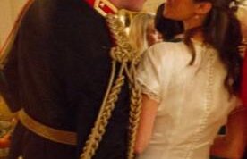 Fundul Pippei Middleton în mâna Prinţului Harry. Scandal uriaş la Casa Regală din cauza acestor poze