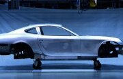 De ce Ferrari preferă aluminiul mai mult decât fibra de carbon
