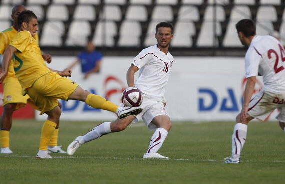 TELEVIZĂRI Ne prinde Crăciunul pe stadion » Vaslui - Rapid se va juca pe 20 decembrie. Dinamo - Steaua e pe Digi