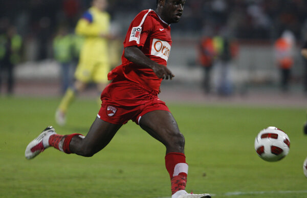 Dinamoviştii l-au convins pe Kone să semneze » "Cîine" pînă în 2015