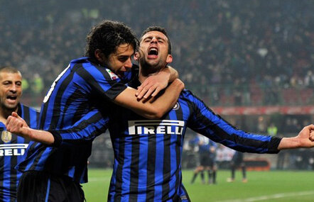 VIDEO Chivu nu joacă, Inter cîştigă! » Nerazzuri urcă pe locul 16 după victoria cu Cagliari