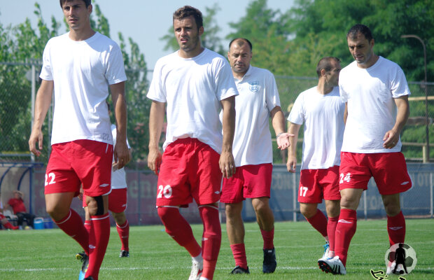 VIDEO Două dintre cele trei goluri marcate în Bacău - Săgeata au fost de cascadorii rîsului :)