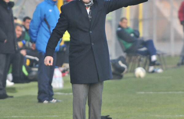 Marius Şumudică: "Tratez Steaua la fel ca Mioveniul"