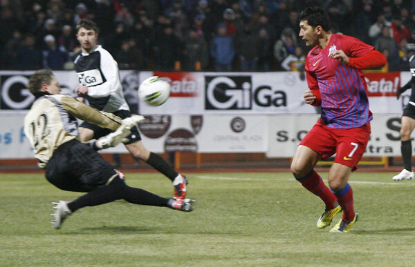 Steaua a pierdut lamentabil la Piatra-Neamţ şi e la -11 de Dinamo » Pietricică de gît!