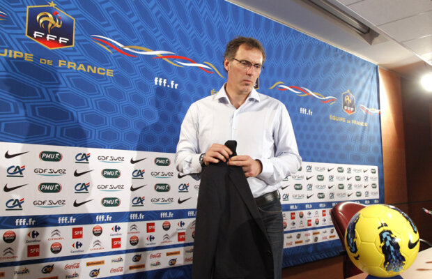 Oficialii federaţiei din Paris i-au sugerat selecţionerului să-şi reducă salariul » Scumpul de Blanc