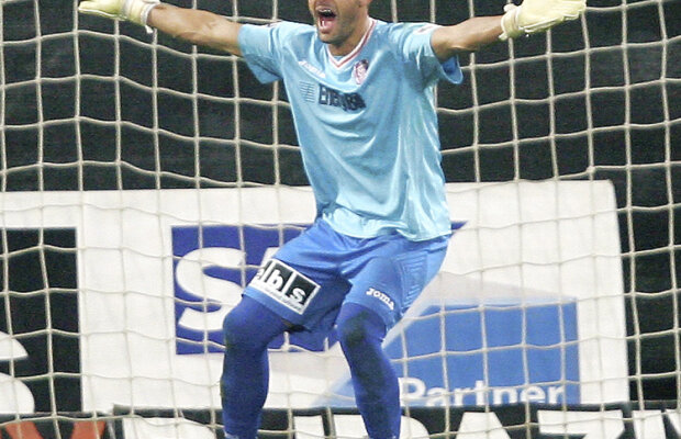 VIDEO » El e cel mai bun actor din Liga 1! Beto a căzut fără a fi atins pentru a evita un gol