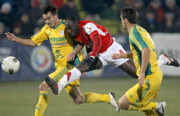 VIDEO Dinamo a luat 3 puncte de aur de la Mioveni » Să vină Steaua!