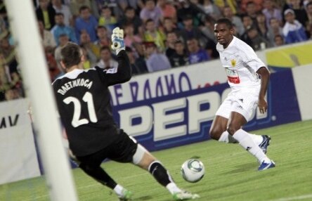 VIDEO Eto'o, cel mai bine plătit fotbalist din lume, a adus prima victorie lui Anji în play-offul din Rusia