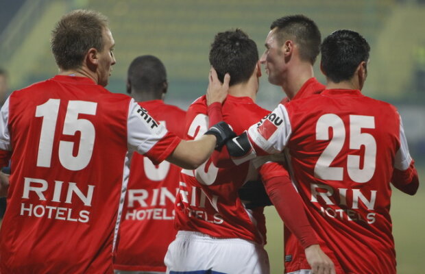 Dinamo pregăteşte în linişte derby-ul, Steaua dă de "hopul" Schalke » 5 atuuri pe care le au "cînii" în faţa rivalilor