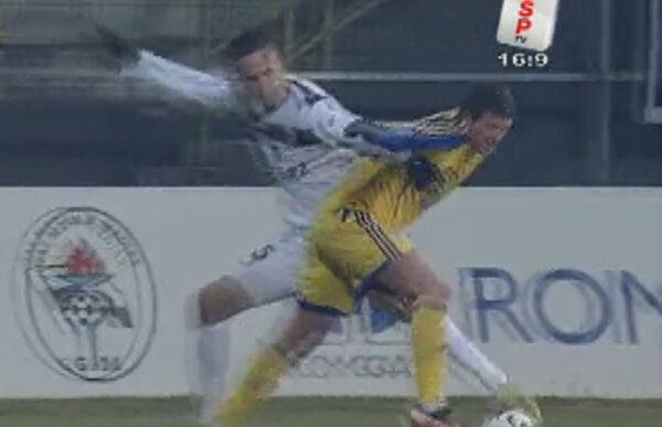 Explicaţia lui Crăciunescu pentru decizia fiului său: "Penalty şi pentru simulare!" :O