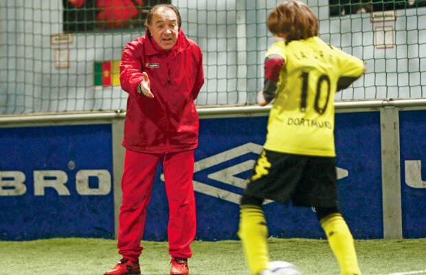 GSP l-a vizitat pe Marcel Răducanu la şcoala de fotbal din Dortmund » Marcel Zoro Samantha Iosefini, idolul copiilor