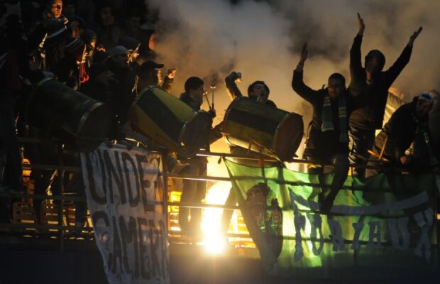 Infern la -5 grade! Suporterii Vasluiului au umplut stadionul din Piatra-Neamţ