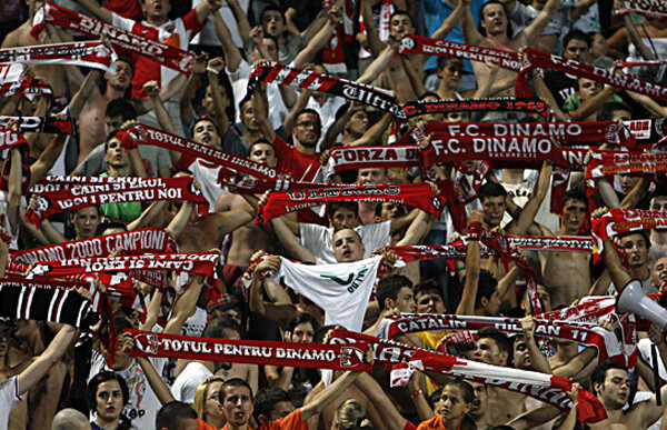 Gigi Becali: "Normal că stadionul lui Dinamo se umple. Vin să o vadă pe Steaua" :)